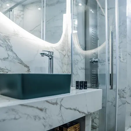 Hall View * קלמאטה