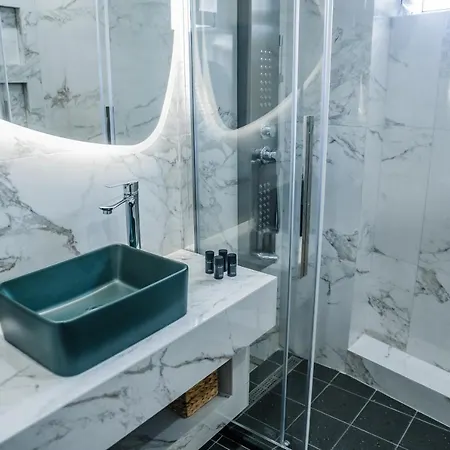 Hall View * קלמאטה